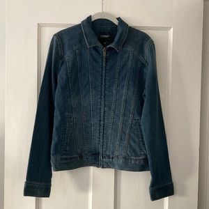 Fashionable denim jacket